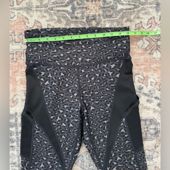 Fabletics Black Cheetah High-Waisted Ultracool Shine Legging Size XS - Picture 5 of 6